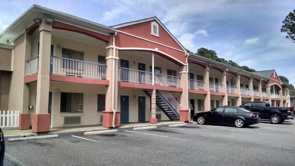 Budget Lodge Newport News Bagian luar foto