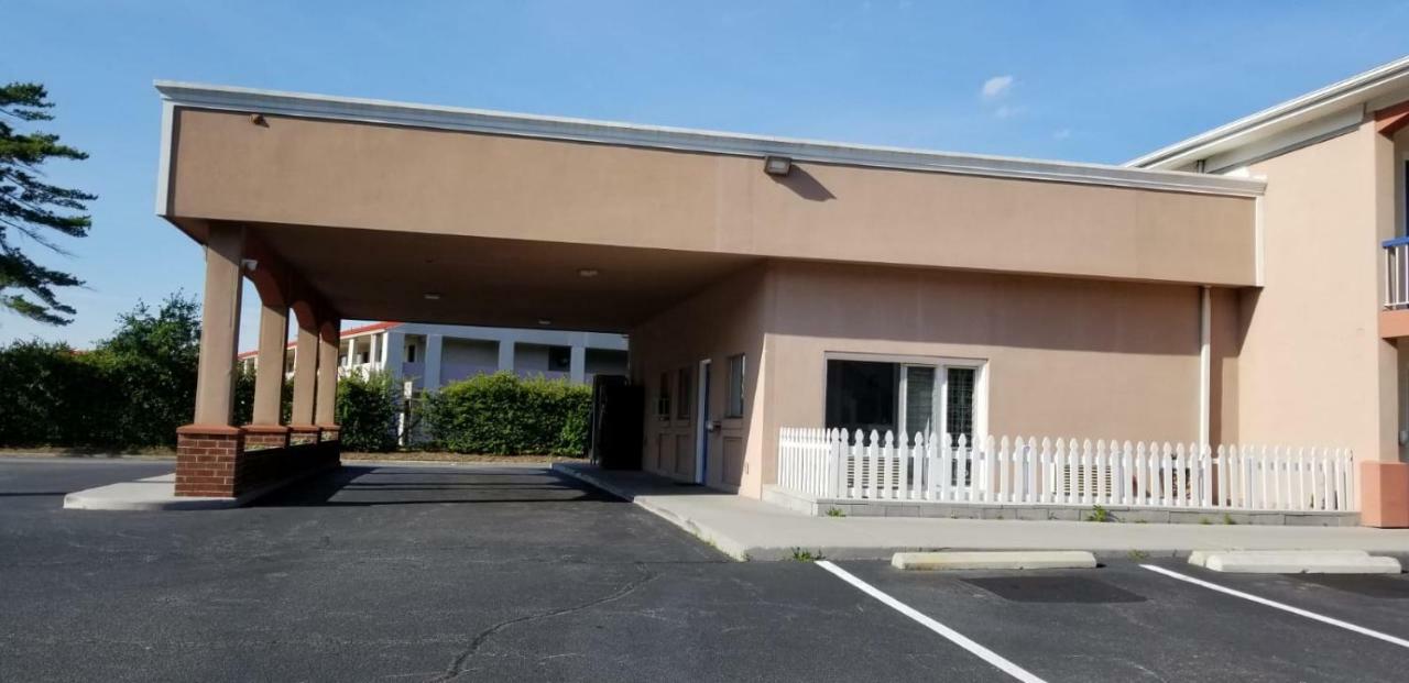 Budget Lodge Newport News Bagian luar foto